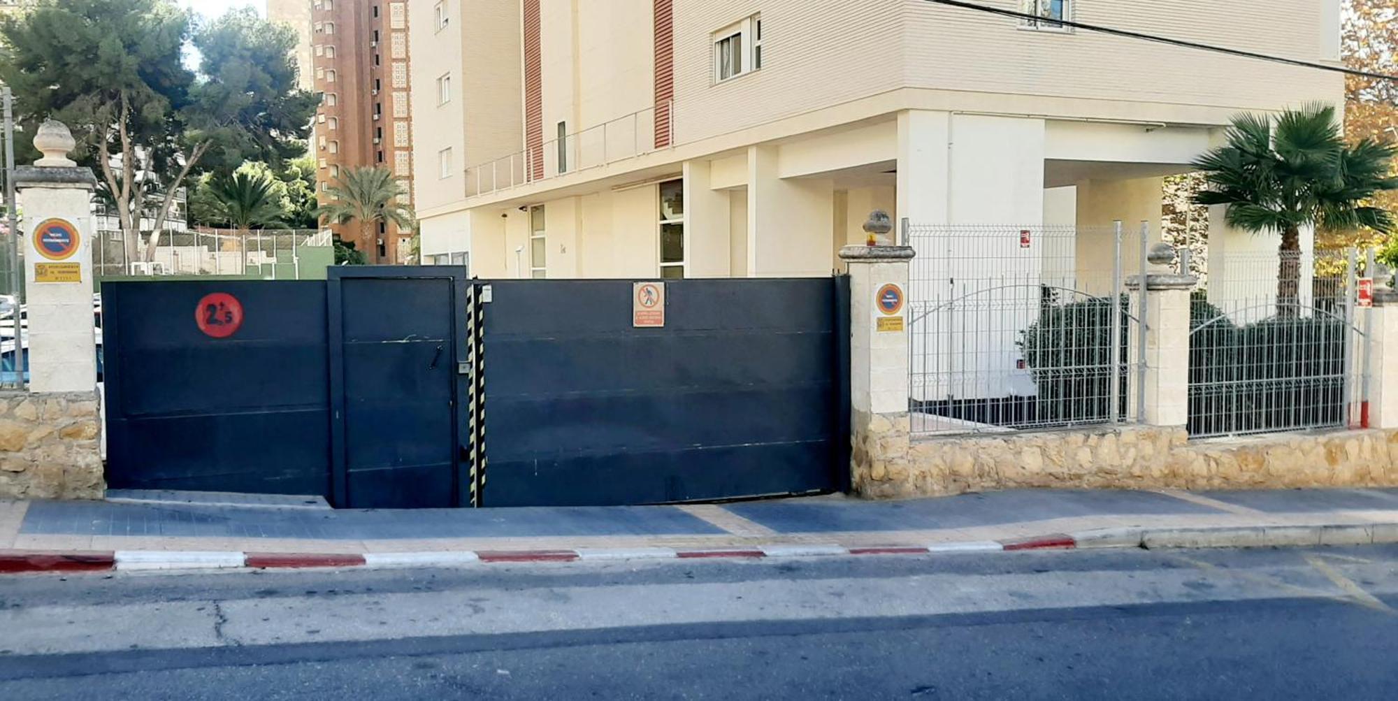 Apartament Vacanza Luxury Complex- Parking , Pool Only In The Summer , Rincon De Loix Benidorm Zewnętrze zdjęcie
